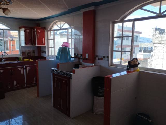 SE VENDE DE OPORTUNIDAD-HERMOSA CASA TIPO AMERICANA EN LA CIUDAD DE QUITO-NEGOCIABLE