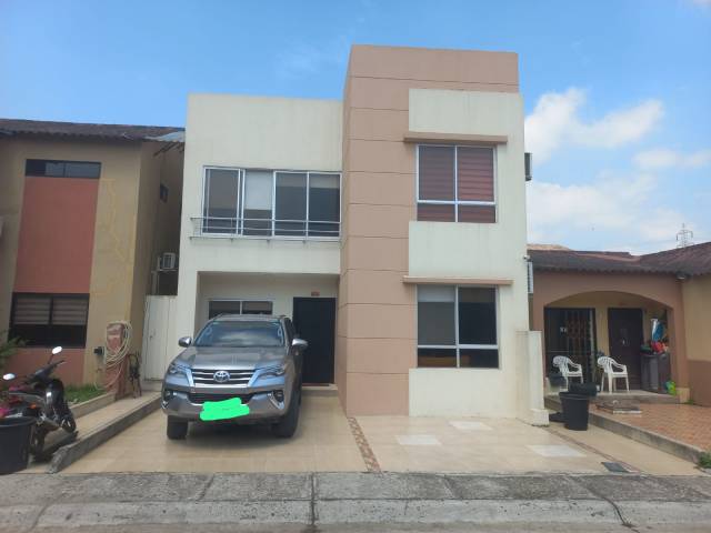 Se vende Moderna casa en VILLA CLUB etapa HERMES - 6