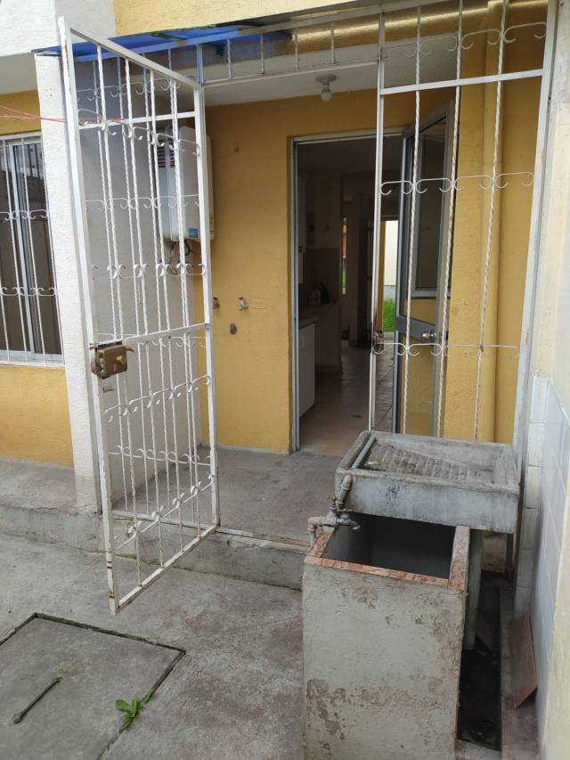 Vendo Casa en Conjunto habitacional 