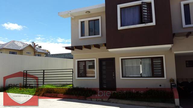 Casa con área verde, Condominio sector Ricaurte, $108000