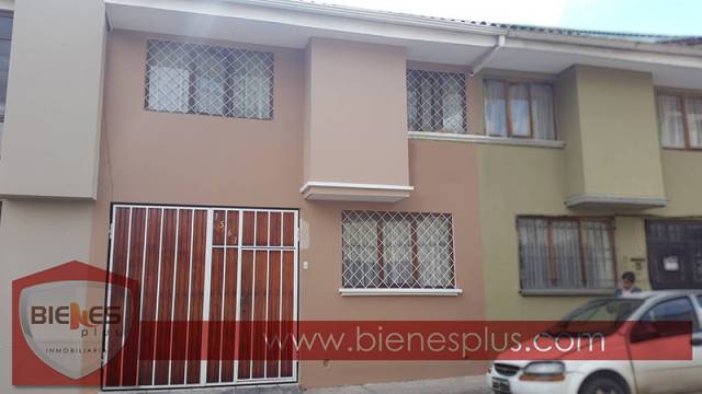 Casa de 3 habitaciones, sector Heroes de Verdeloma, $120000