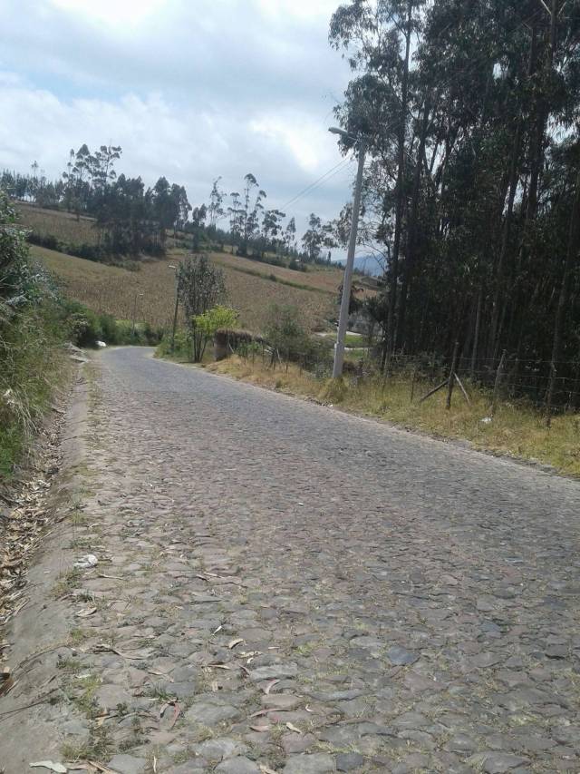 DOS HECTÁREAS A 10 MINUTOS DEL CENTRO DE OTAVALO