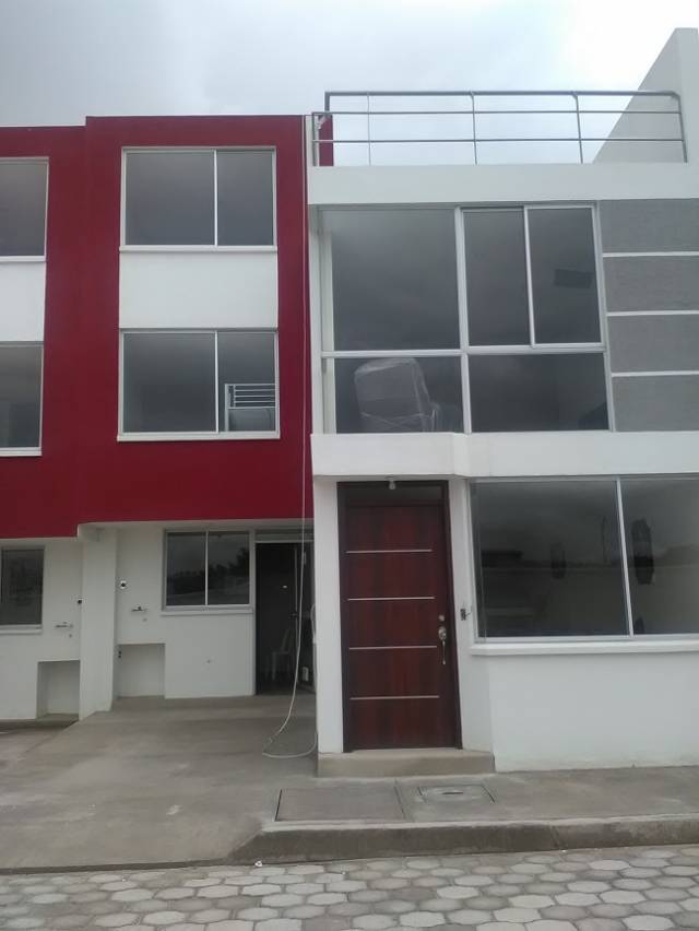 OPORTUNIDAD CON $2.000 de entrada ultimas casas en Marianitas, 103 M2, 3 Dormit, 2 Baños, 1garage, terraza, patio.