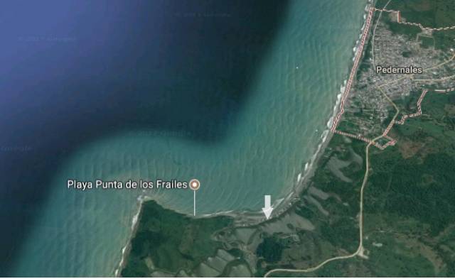 Vendo terreno de 340 m2 frente al mar en Playa La Chorrera
