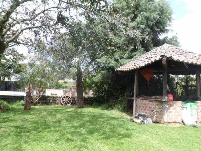 HERMOSA  CASA VENDO EN AMAGUAÑA