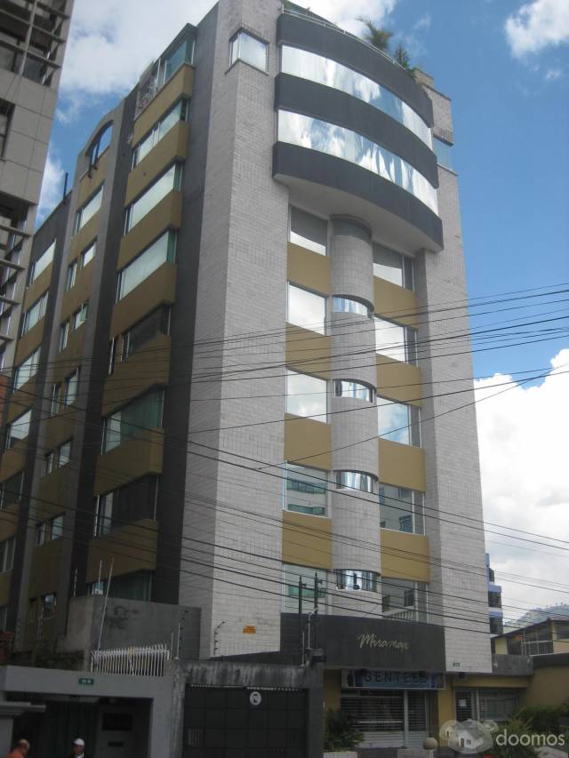 VENDO PENTHOUSE EN EL MEJOR SECTOR DE QUITO. CERCA AL PARQUE LA CAROLINA Y QUICENTRO SHOPING