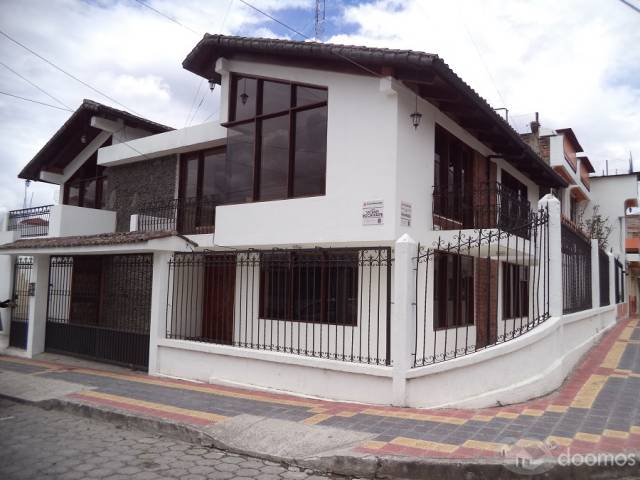 VENDO O ARRIENDO HERMOSA CASA EN LA CIUDAD DE OTAVALO