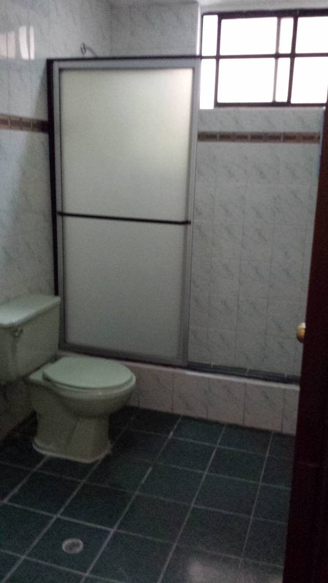 VENDO CASA DE DOS PISOS EN CONJUNTO LAS PEÑAS