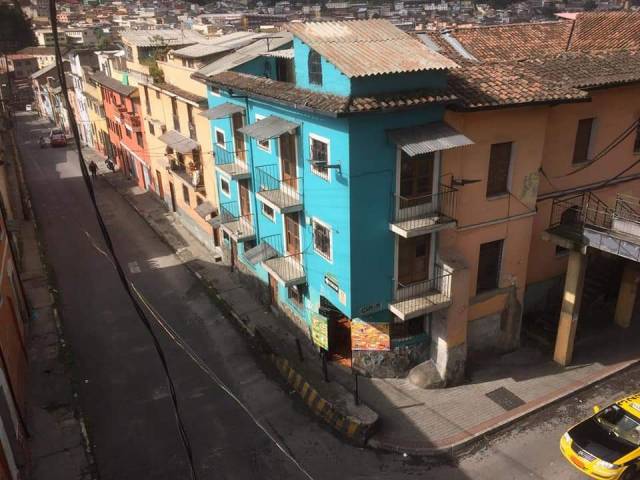 Arriendo Local en Calle Bahía de Caráquez y Marañon, esquina.24 mts2