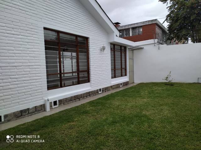 Casa con Terreno uso multiple en centro de la ciudad