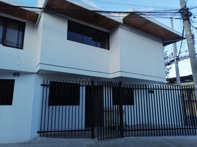 Arriendo de Departamento en la Av Paseo de los Cañaris y Abelardo Montalvo