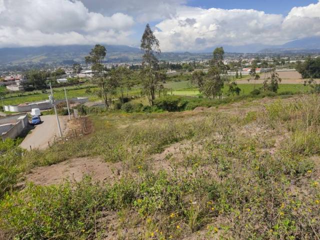 TERRENO 8000METROS EN ATUNTAQUI EL CERCADO